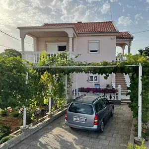 Apartmani Mirela Vrh (Krk)