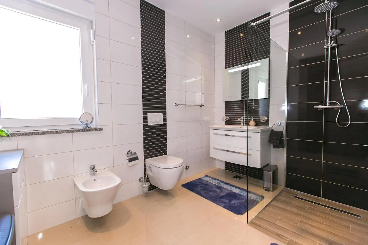 House Green Vrh  0*, Vrh (Krk) Kroatien