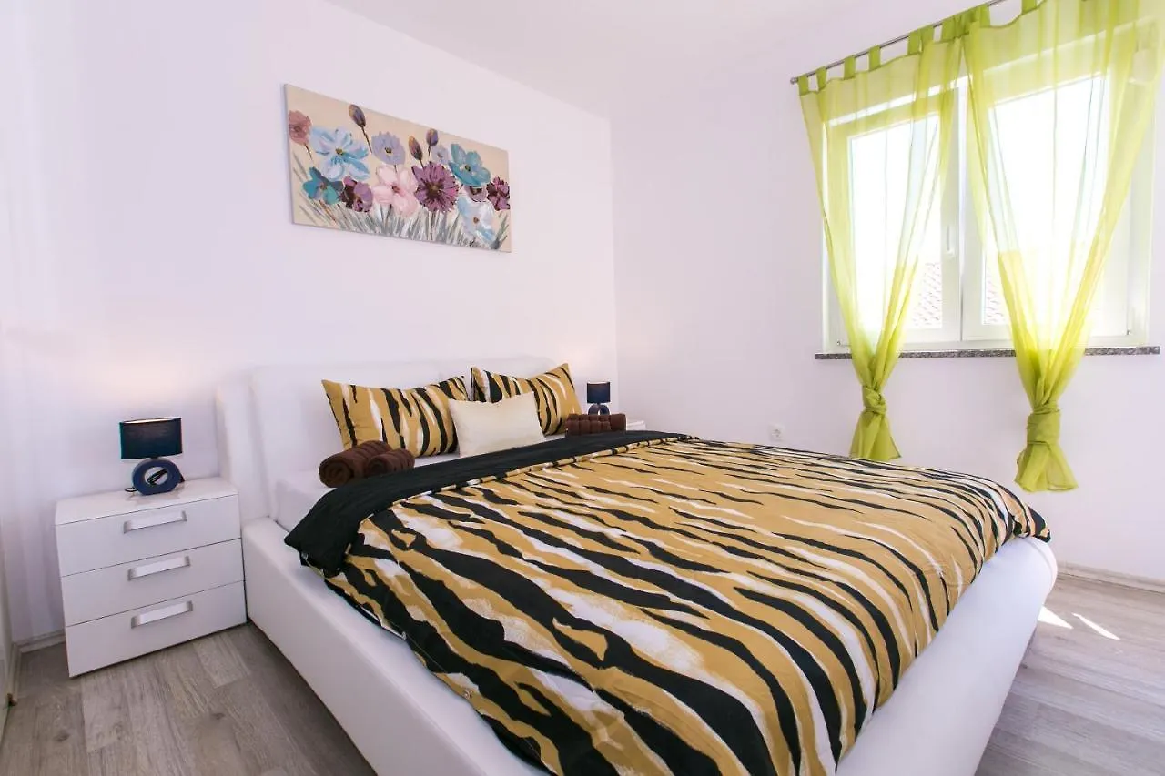 Ferienhaus House Green Vrh  Kroatien